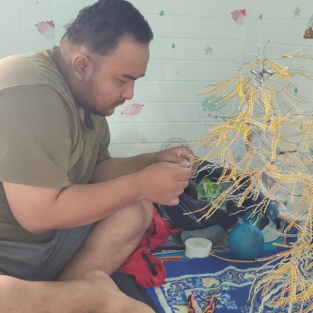 Kisah Seorang Mantan Karyawan SPBU Jadi Pengusaha Miniatur Bonsai Kawat