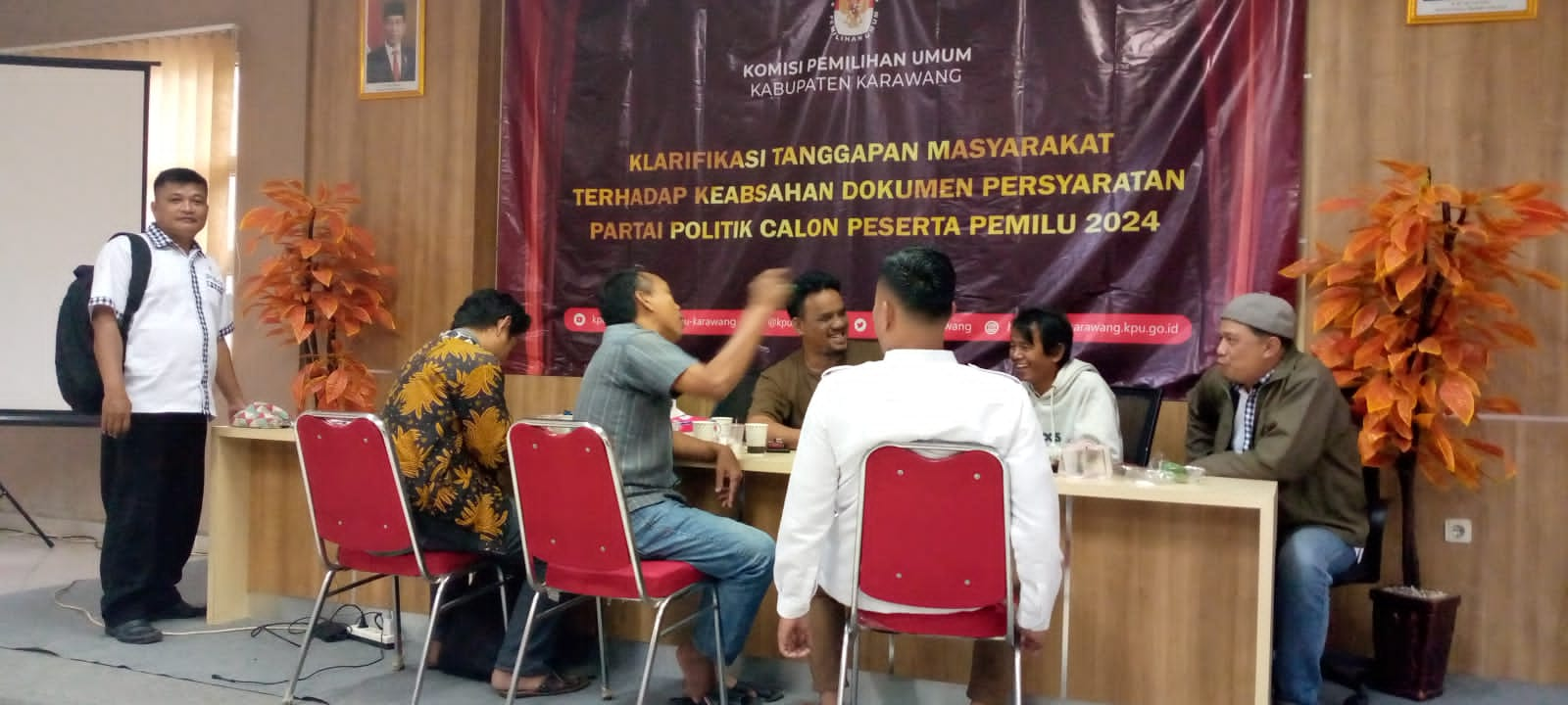 Catut Nama Masyarakat, Pelita Sayap Putih : Parpol Harus Minta Maaf ...