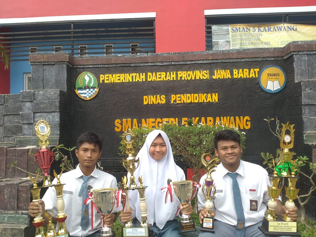 Selain Sabet Piala Presiden SMAN 5 Karawang Juga Sabet Double