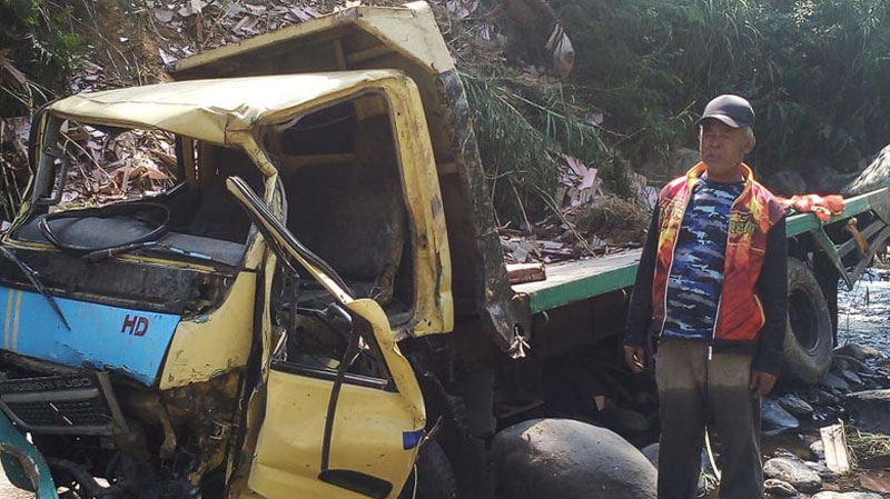  Truk  Terperosok Jurang di Tanjakan Penganten Garut  Fakta 